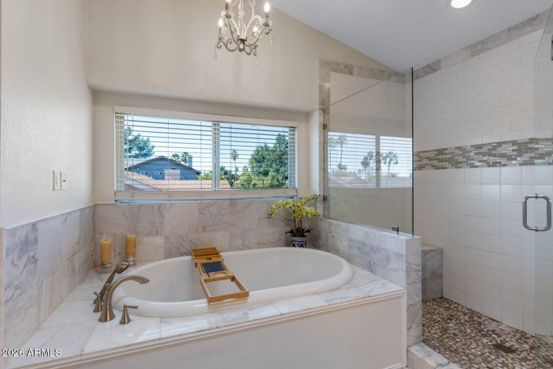 Primary Suite Soaking Tub