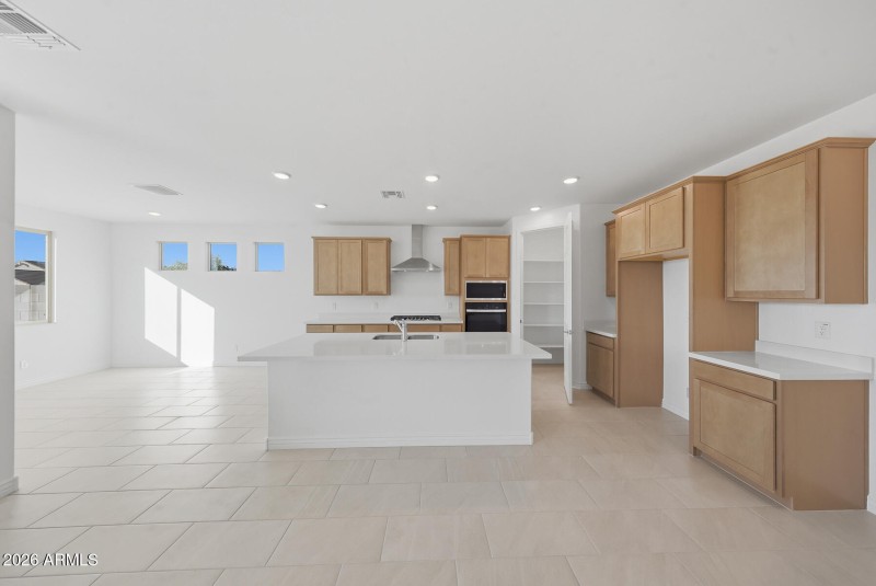 PHX_Miravida_Lot 1151_Dove_14837_Kitchen