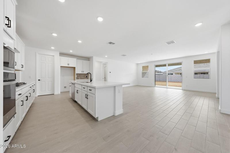 PHX_Miravida_lot 1037_Blush_14857_Kitche