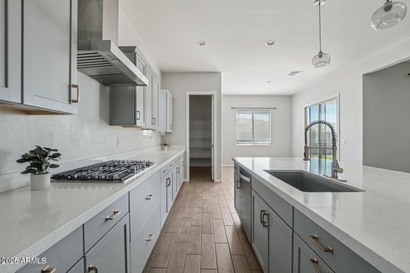 20250704221100660040000000-o