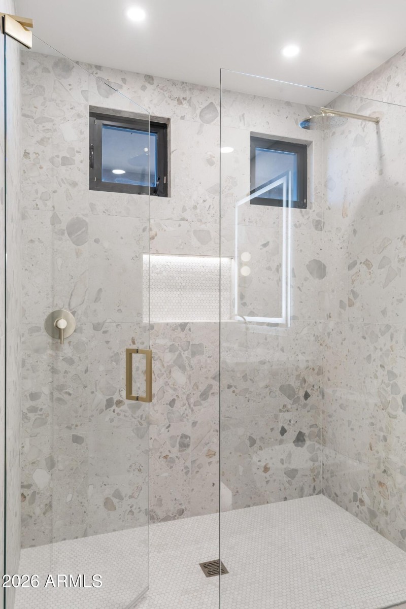 041_Ensuite 4 Refined Shower