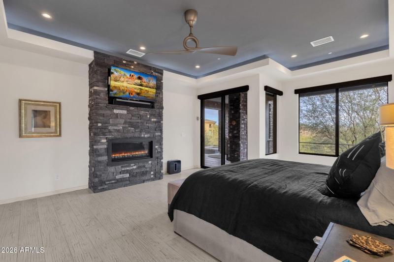 025_Primary Bedroom II