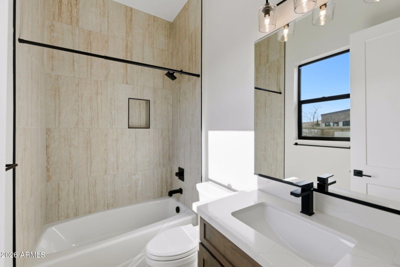 32-Bedroom 3 Ensuite