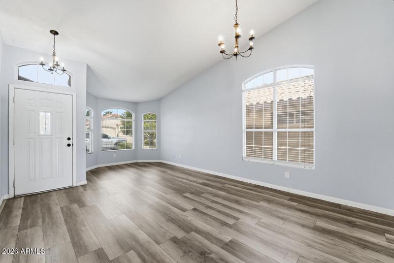 12523 W Roanoke Ave-11