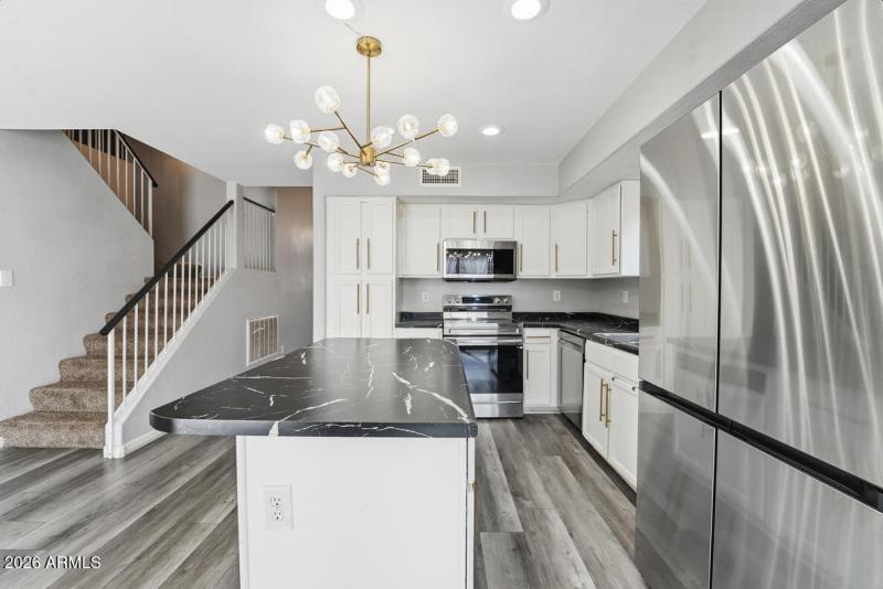 12523 W Roanoke Ave-23