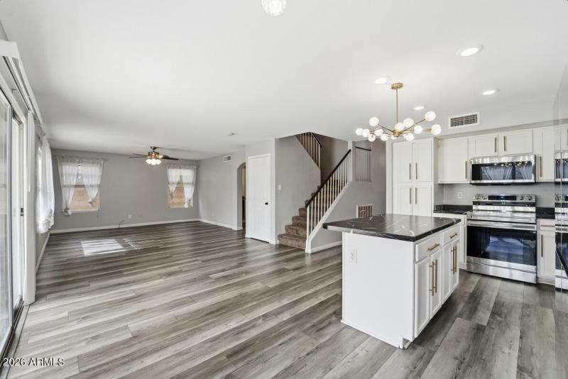 12523 W Roanoke Ave-24