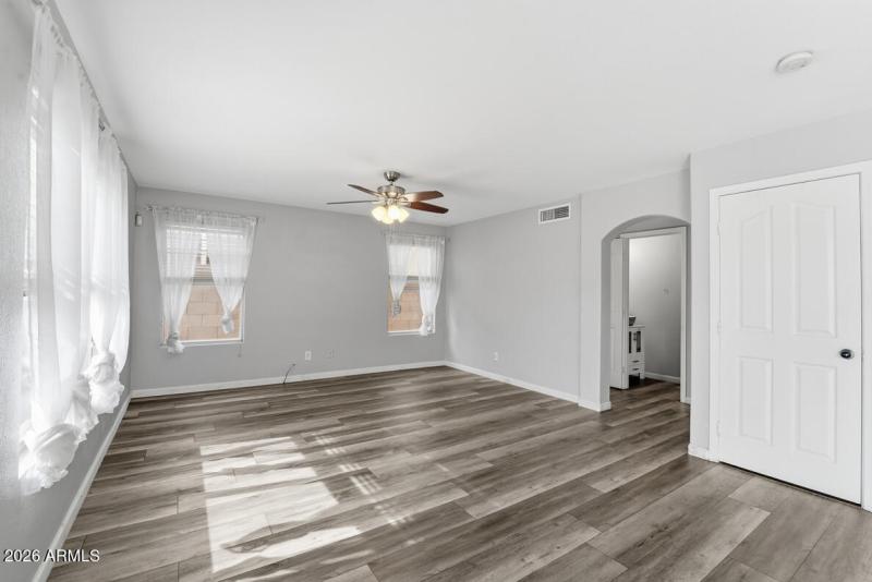 12523 W Roanoke Ave-26