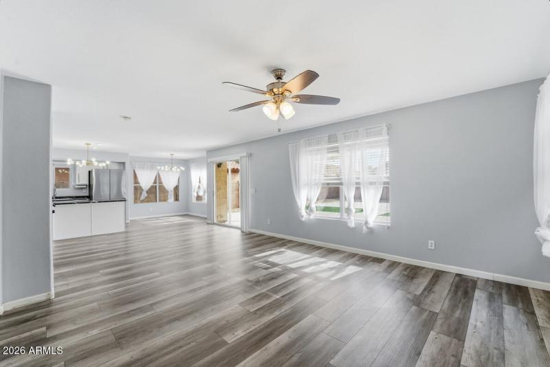 12523 W Roanoke Ave-30