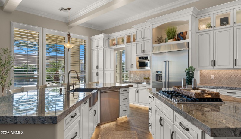 Easy work space, looks beautiful!