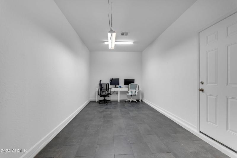 Extra space with AC/Lighting