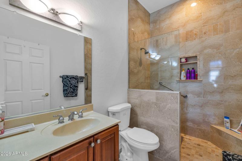 Bedroom 2 en-suite Bath