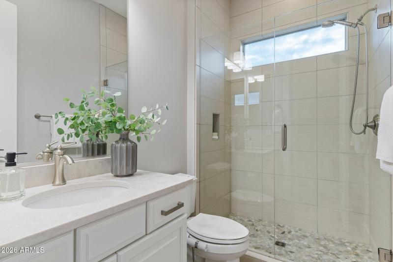 3rd Bedroom En-Suite Bath