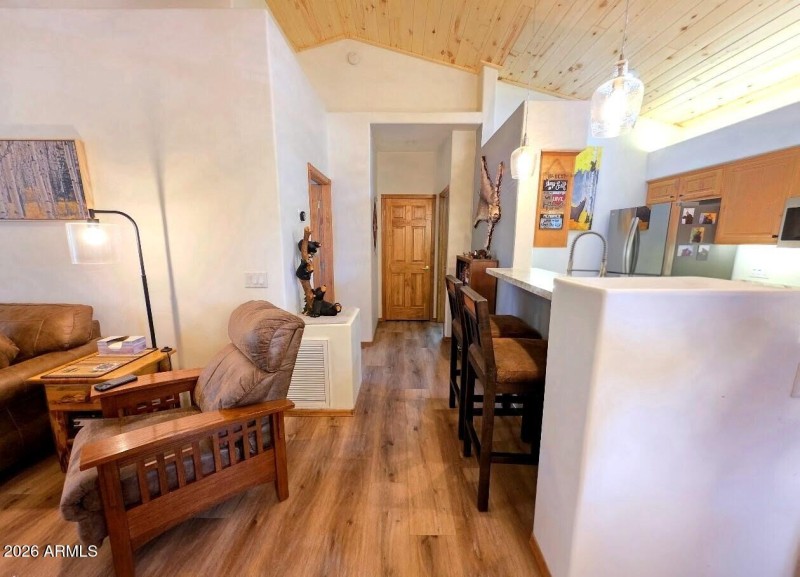 Breakfast BarHallway