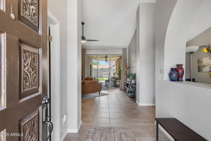 1231 E Sunburst Ln-5