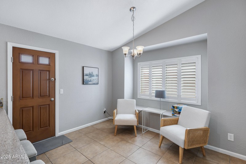 1231 E Sunburst Ln-17