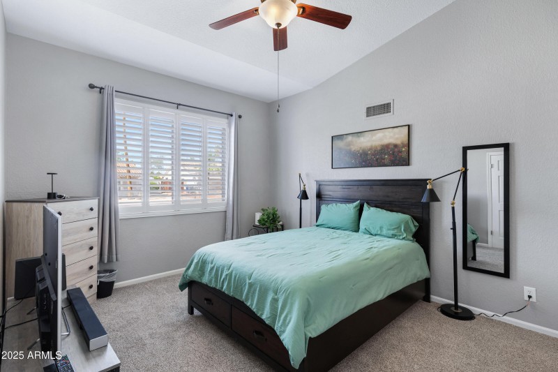 1231 E Sunburst Ln-20