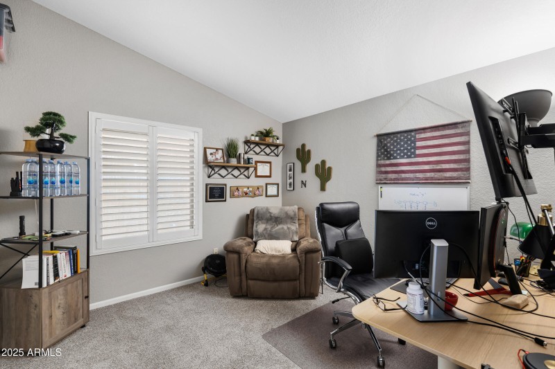 1231 E Sunburst Ln-25