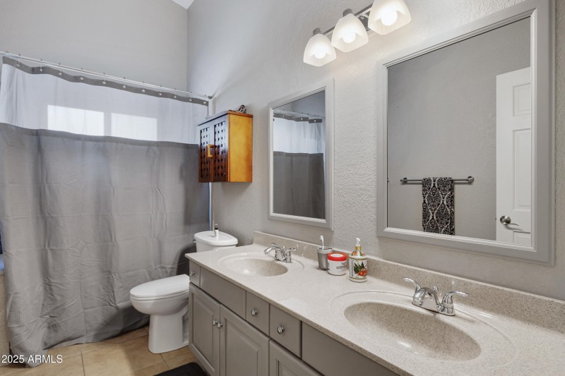 1231 E Sunburst Ln-24