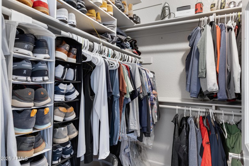 1231 E Sunburst Ln-31