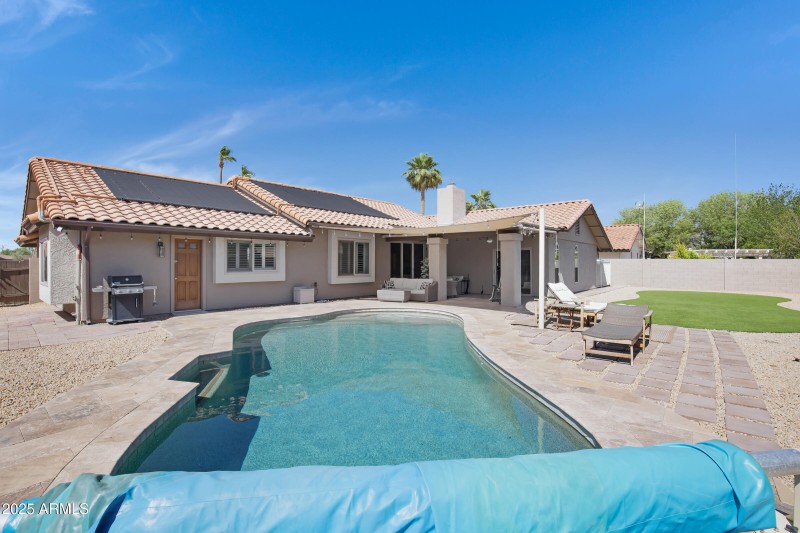 1231 E Sunburst Ln-32