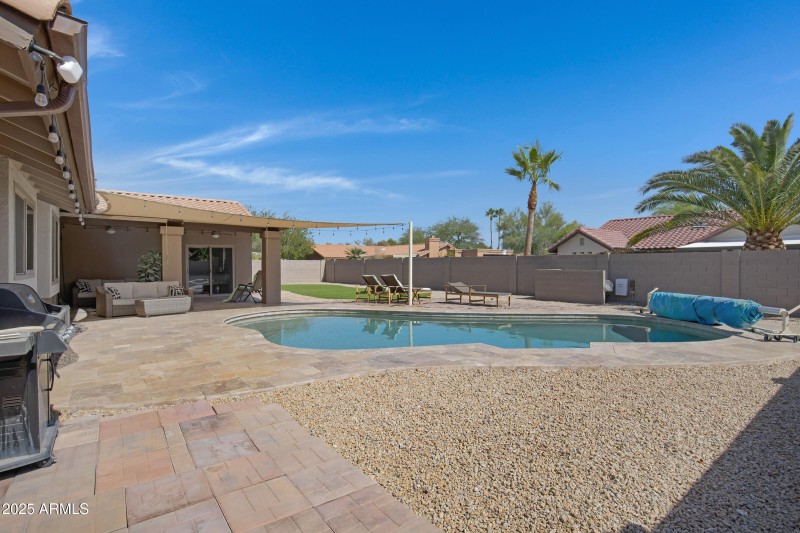 1231 E Sunburst Ln-38