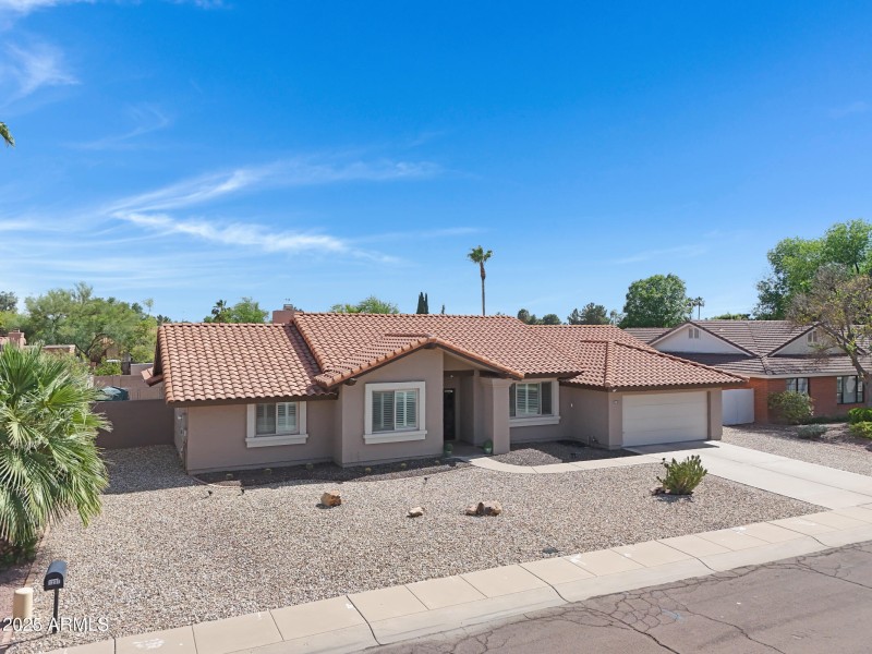 1231 E Sunburst Ln-41