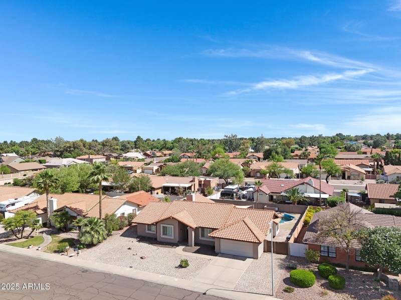 1231 E Sunburst Ln-43