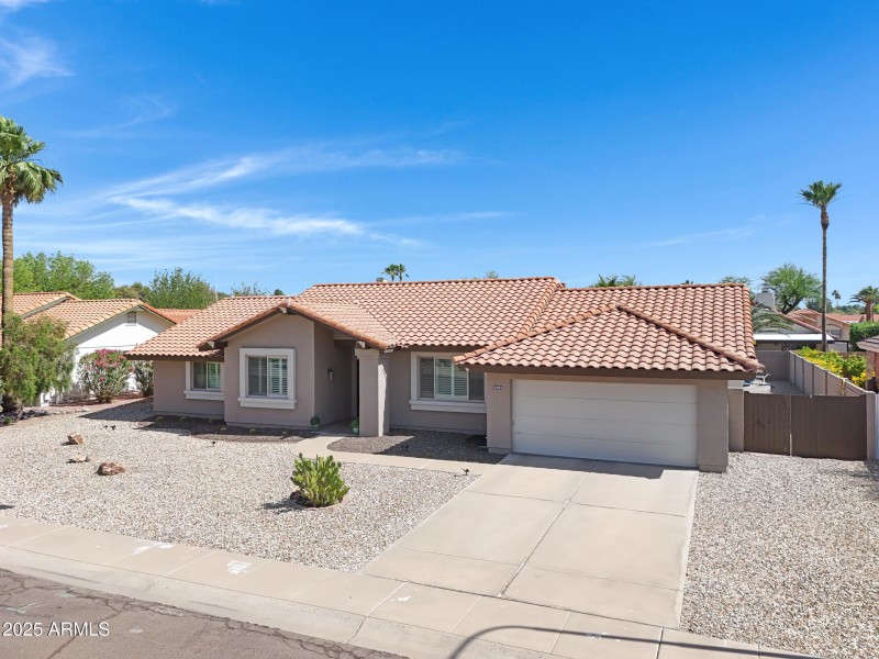 1231 E Sunburst Ln-42