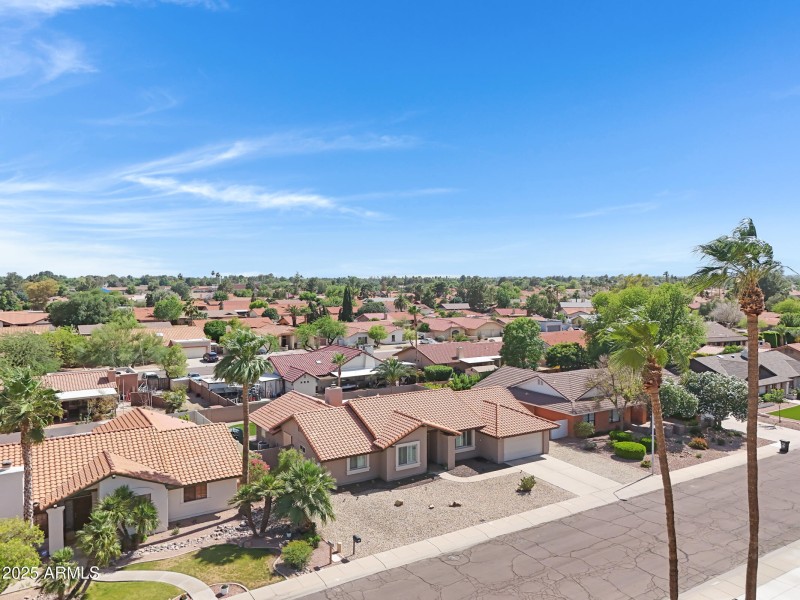 1231 E Sunburst Ln-44