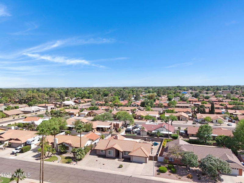 1231 E Sunburst Ln-46