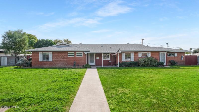 2039 W Windsor Ave-large-002-036-2039 W