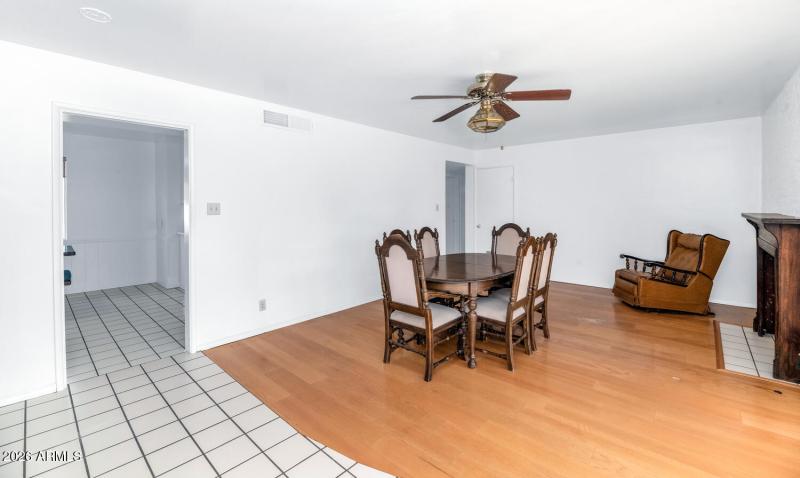 2039 W Windsor Ave-large-006-011-2039 W