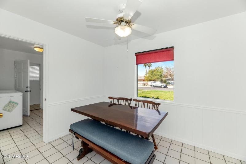 2039 W Windsor Ave-large-010-021-2039 W