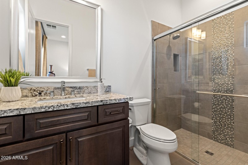 Guest Room 1 Bathroom