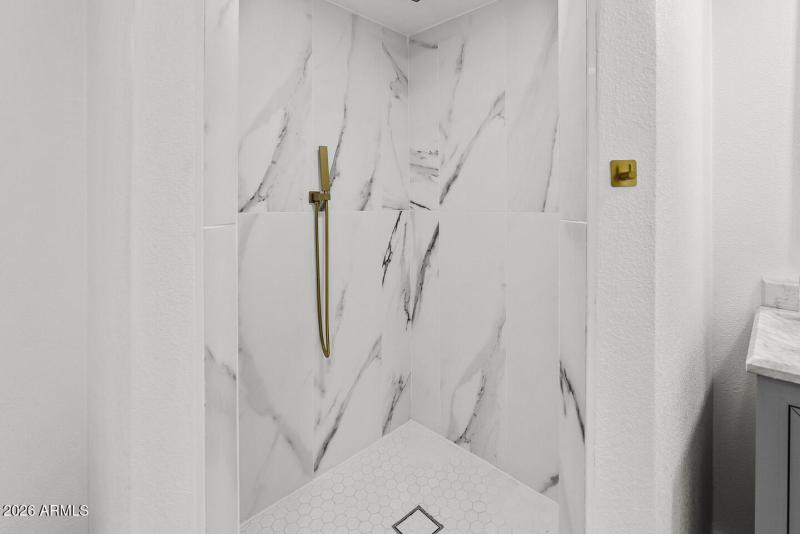 3296087449089477405-CR1-006