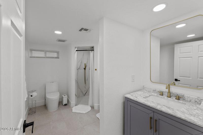 3296087449089477368-CR1-006