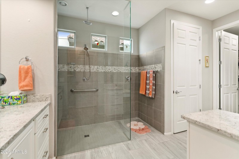 021-26784 W Oraibi Dr