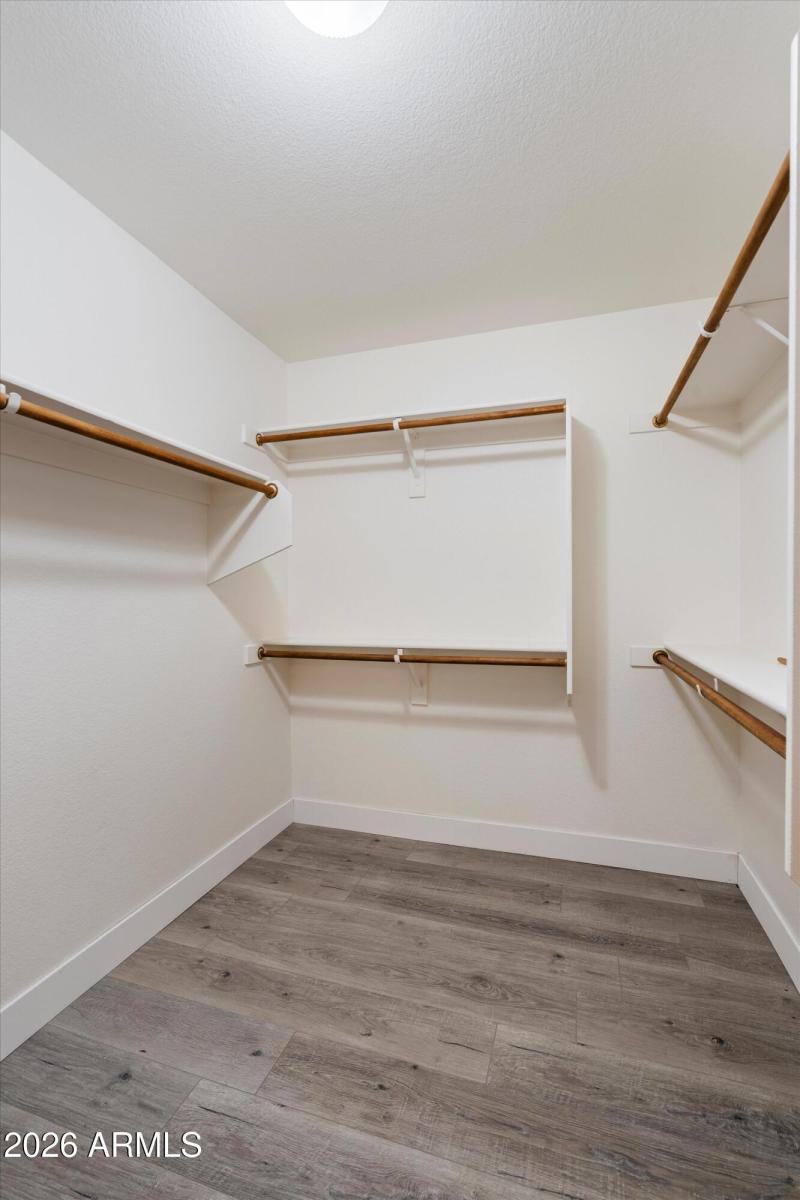 18-Walk-in CLoset
