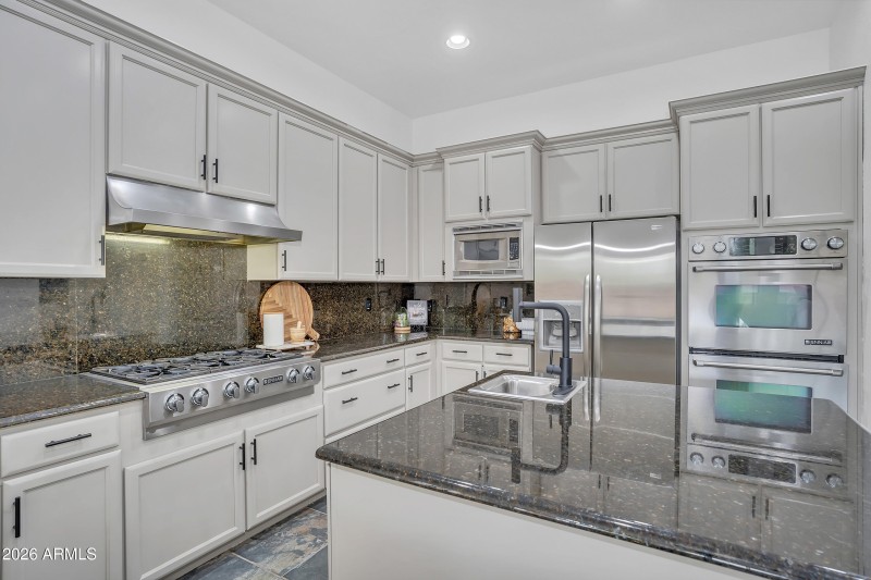 16-print-4756 E Ironhorse Rd-16