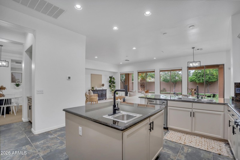 18-print-4756 E Ironhorse Rd-18