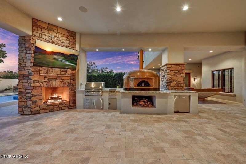Patio Fireplace-Grill