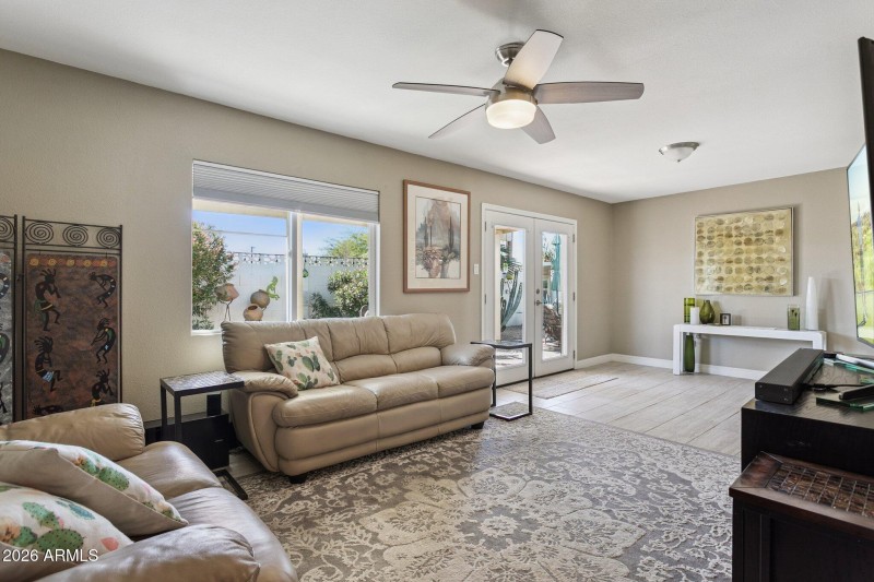 6-web-or-mls-6253-e-catalina-dr