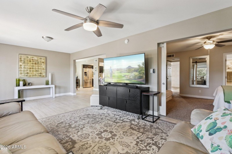 7-web-or-mls-6253-e-catalina-dr