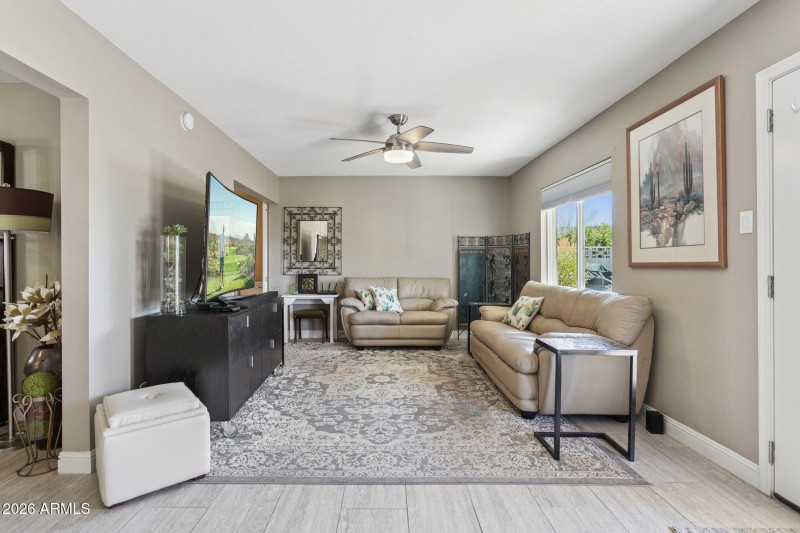 8-web-or-mls-6253-e-catalina-dr