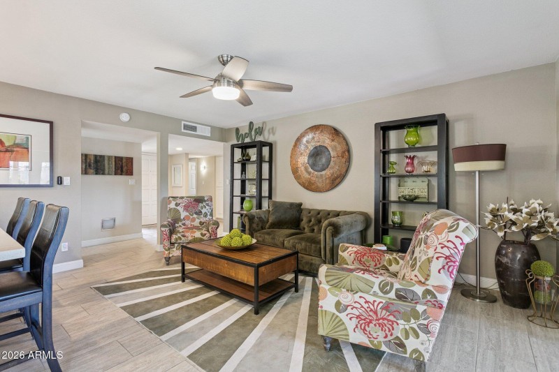 10-web-or-mls-6253-e-catalina-dr