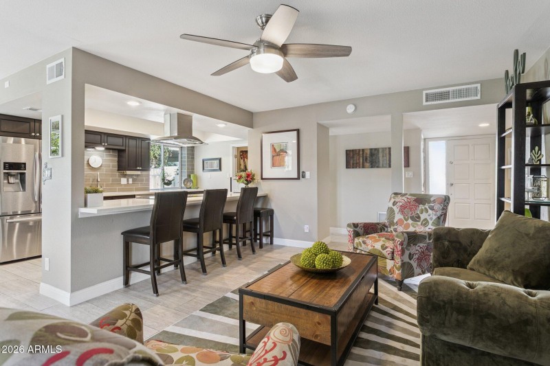 11-web-or-mls-6253-e-catalina-dr