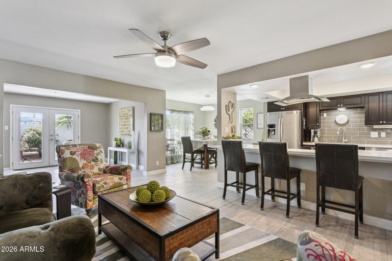 12-web-or-mls-6253-e-catalina-dr