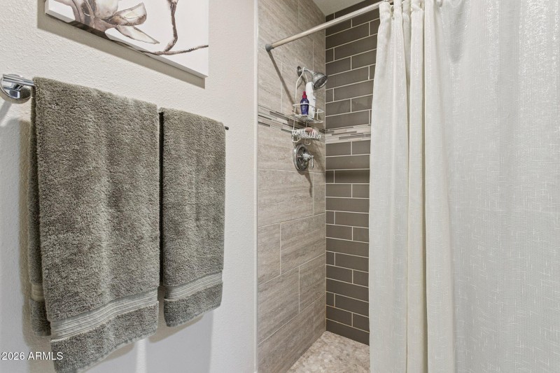 21-web-or-mls-6253-e-catalina-dr