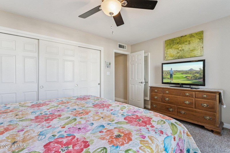 24-web-or-mls-6253-e-catalina-dr