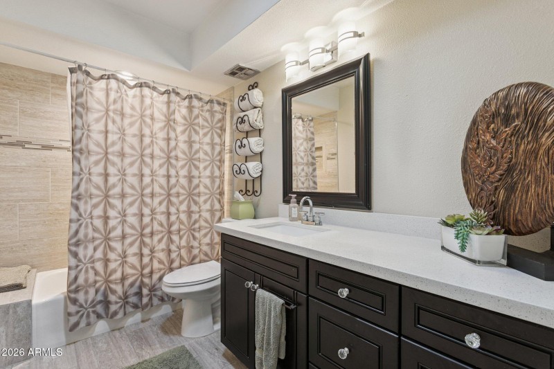 25-web-or-mls-6253-e-catalina-dr